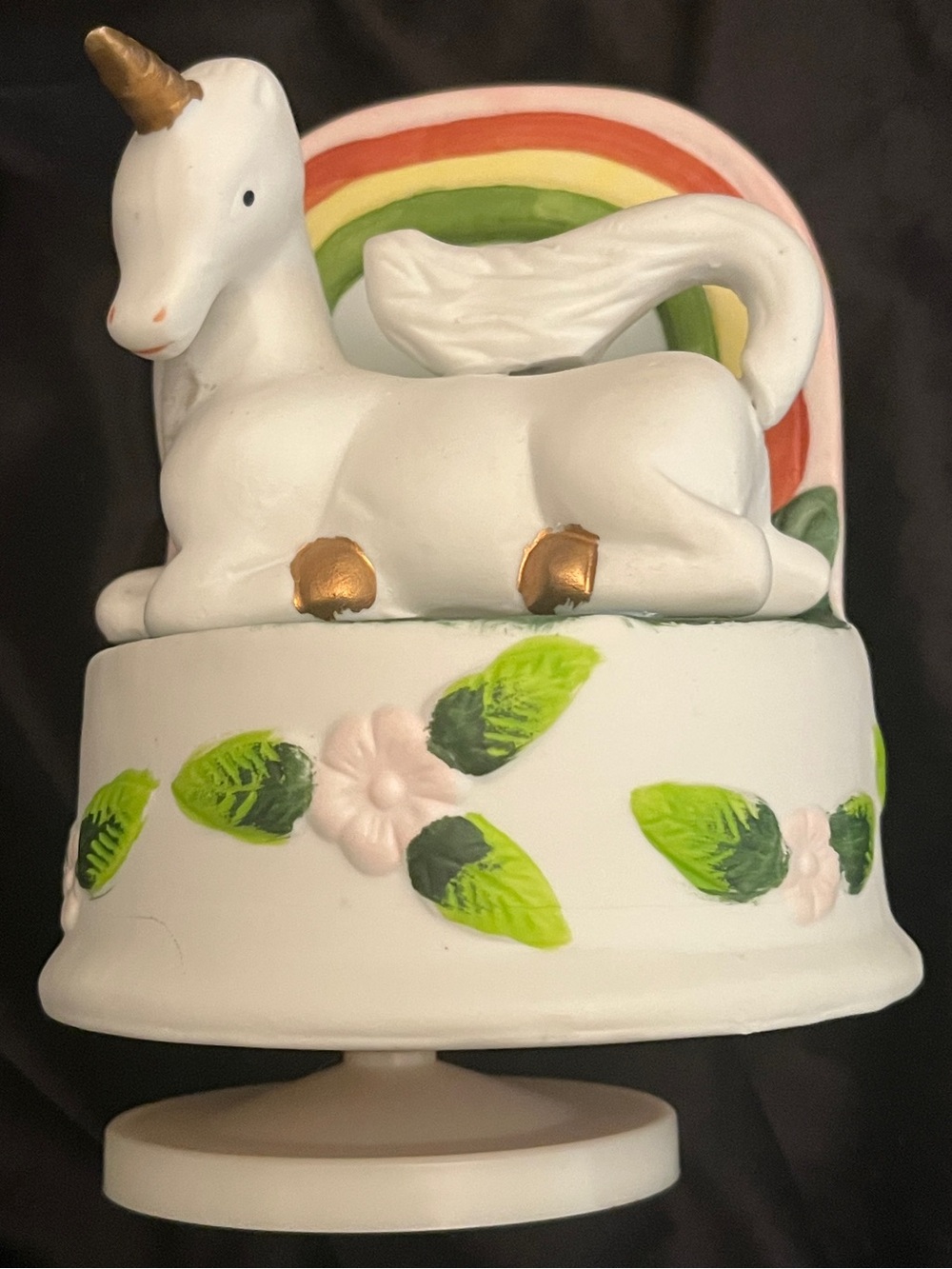Vintage Unicorn Rainbow Rotating Music Box Figurine – Pastel Floral Nursery Deco